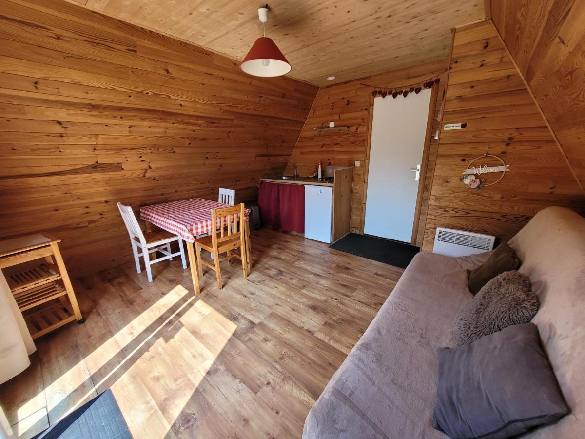 Camping Les Hirondelles Bourg-Sainte-Marie Екстер'єр фото