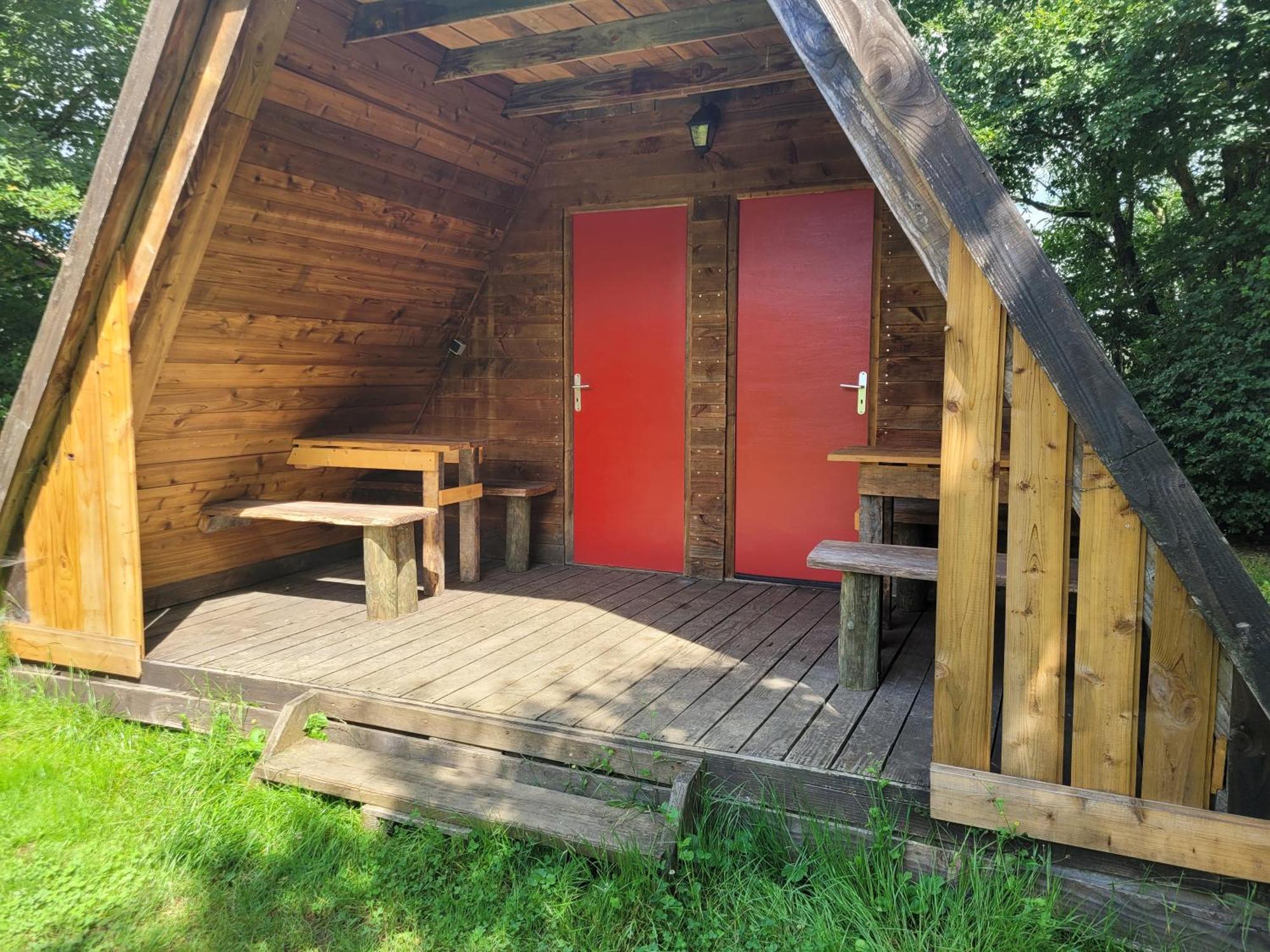 Camping Les Hirondelles Bourg-Sainte-Marie Екстер'єр фото