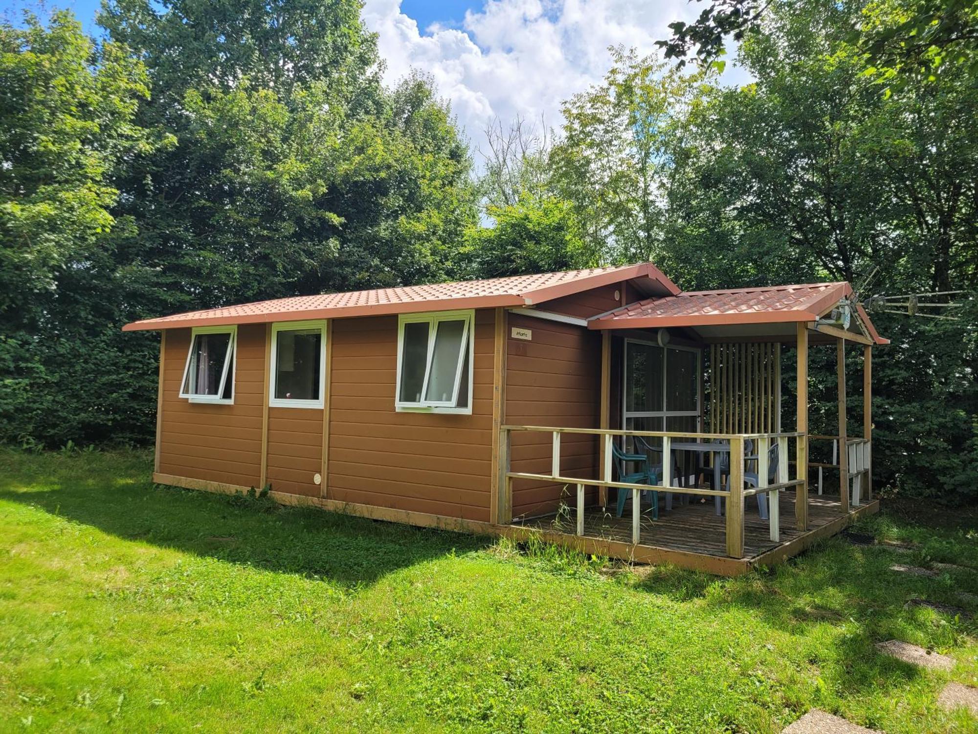 Camping Les Hirondelles Bourg-Sainte-Marie Екстер'єр фото